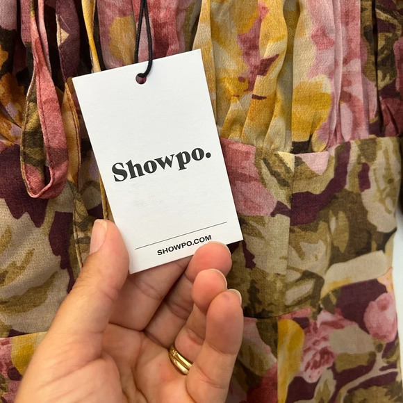 SHOWPO JASALINA MIDAXI DRESS - PUFF SLEEVE DRESS IN CLASSIC FLORAL  sz 4 - Picture 6 of 6
